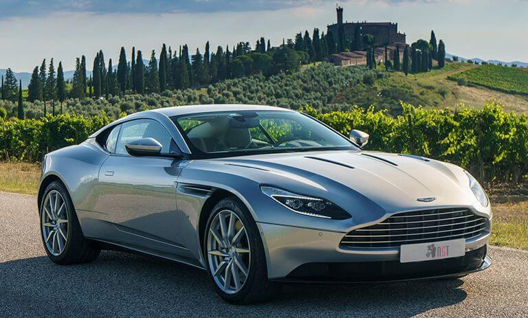 Noleggio Supercar Torino auto lusso proprietari Ferrari